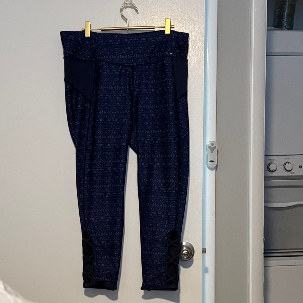 CALIA by Carrie Underwood Navy Patterned Leggings